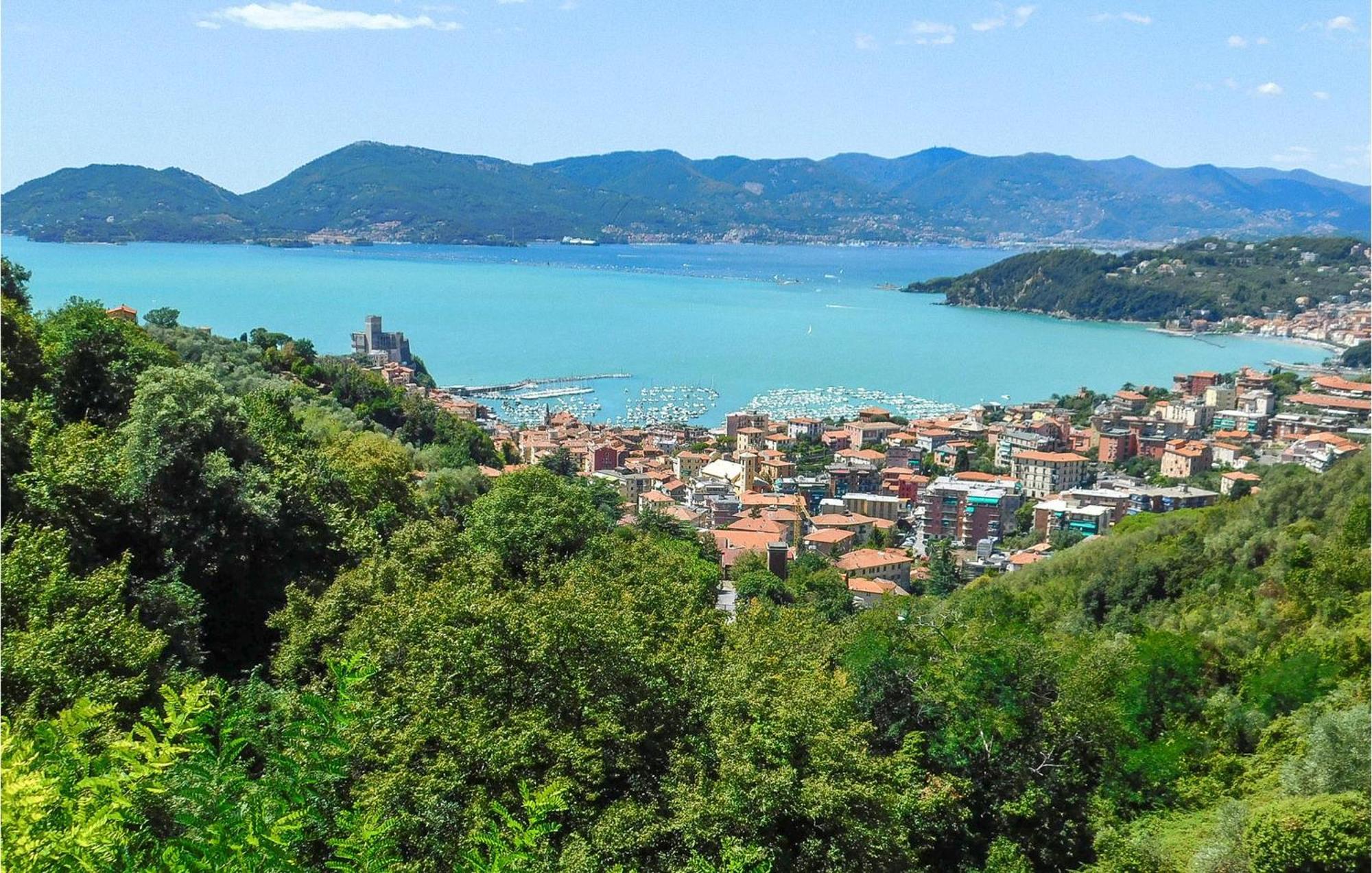 Cozy Apartment In La Spezia With Wifi Exterior photo